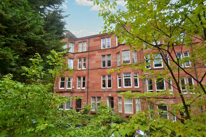 2 Bedroom Flat To Rent In Bellwood Street, Shawlands, Glasgow, G41