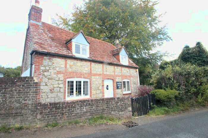 2 Bedroom Cottage For Sale In Eastbury, Eastbury, RG17