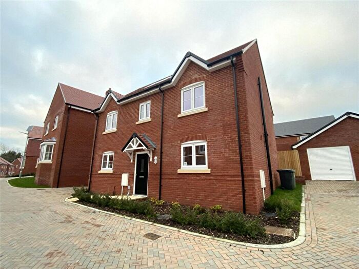 4 Bedroom Detached House For Sale In Selborne Park, Selborne Road, Alton, Hampshire, GU34