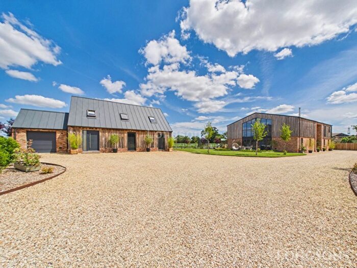 4 Bedroom Barn Conversion For Sale In Main Road, Little Fransham, NR19