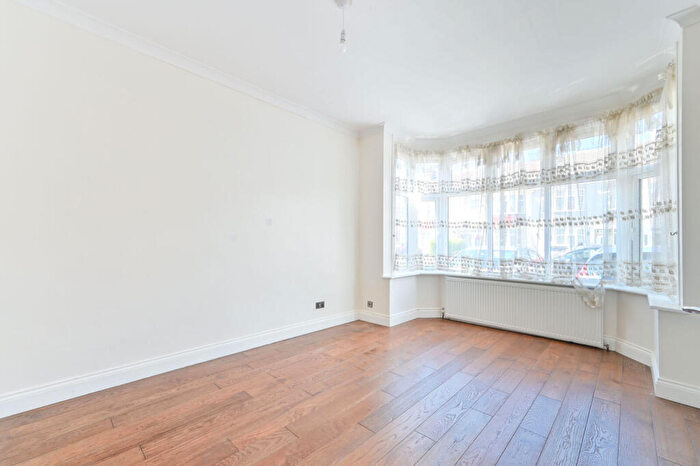 4 Bedroom Semi-Detached House To Rent In Swinderby Road, , Wembley, HA0