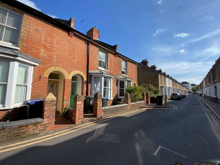 3 Bedroom House To Rent In St Peter`s Grove, Canterbury Ref -, CT1