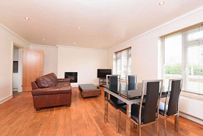 1 Bedroom Maisonette To Rent In Cambridge Road West, Farnborough, GU14