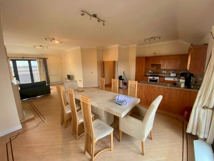 2 Bedroom Apartment To Rent In The Pinnacle, Cottage Terrace, Nottingham, NG1