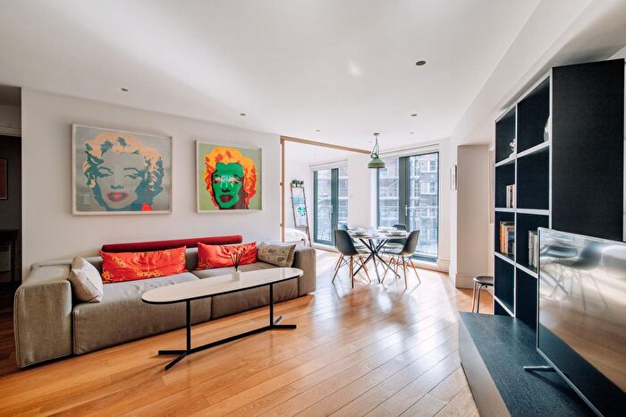 2 Bedroom Flat For Sale In Kean Street, Covent Garden, WC2B