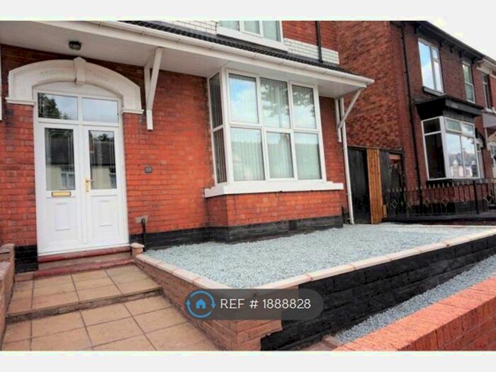 5 Bedroom Semi-Detached House To Rent In Lea Road, Wolverhampton, WV3