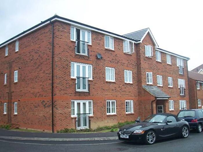 3 Bedroom Flat To Rent In Richard Street, Hatfield, Hertfordshire, AL10