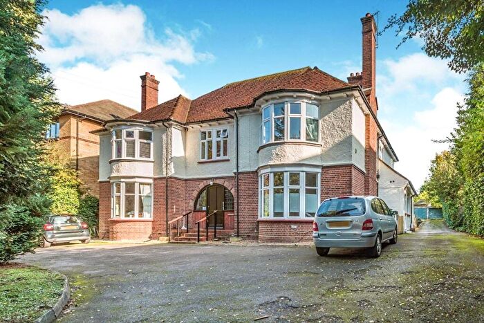 2 Bedroom Maisonette To Rent In Brighton Road, Sutton, SM2