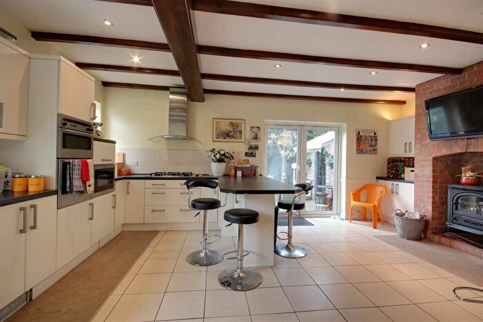 6 Bedroom Detached House For Sale In Lynwood Avenue, Anlaby, HU10