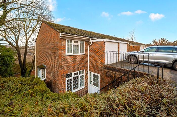 3 Bedroom End Terrace House For Sale In Hillview Close, Purley, CR8