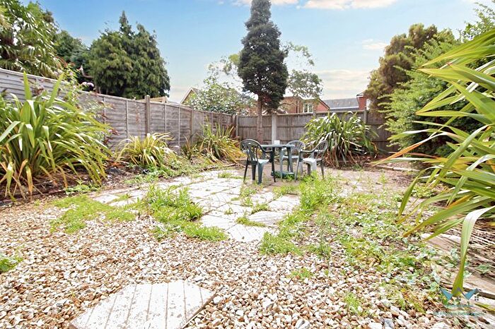 4 Bedroom Detached House For Sale In Capstone Road, Bournemouth, BH8