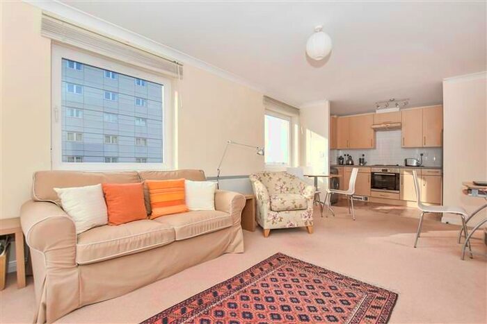 2 Bedroom Flat To Rent In Bedfont Lane, Feltham, TW13