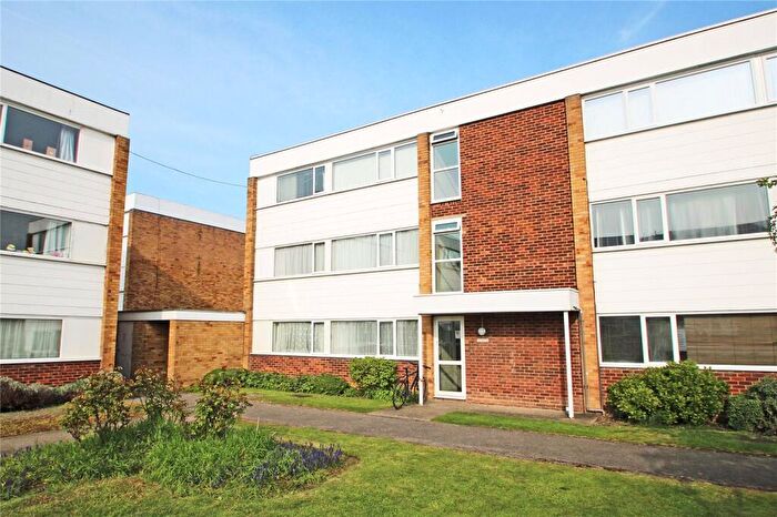 2 Bedroom Apartment To Rent In Chertsey, Surrey, KT16