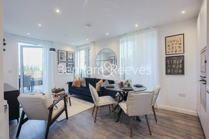 1 Bedroom Flat To Rent In Medawar Drive, London, NW7