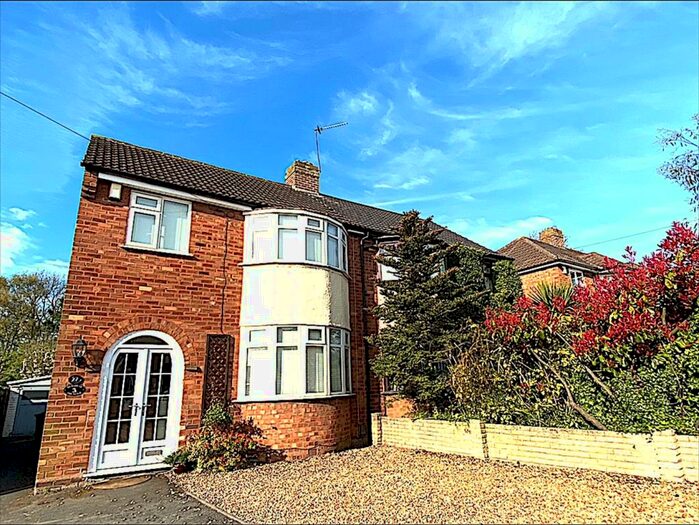 3 Bedroom Semi-Detached House To Rent In Wimbourne Road, Sutton Coldfield, B76