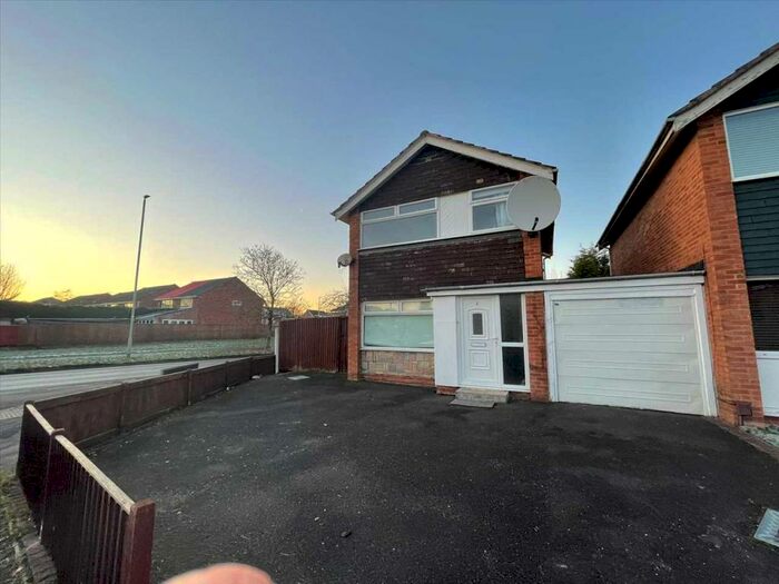 3 Bedroom Link Detached House To Rent In Torridon Grove, Ellesmere Port, CH66