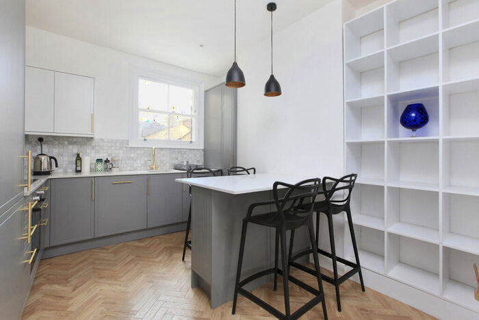 3 Bedroom Flat To Rent In Comyn Road, Battersea, London, SW11