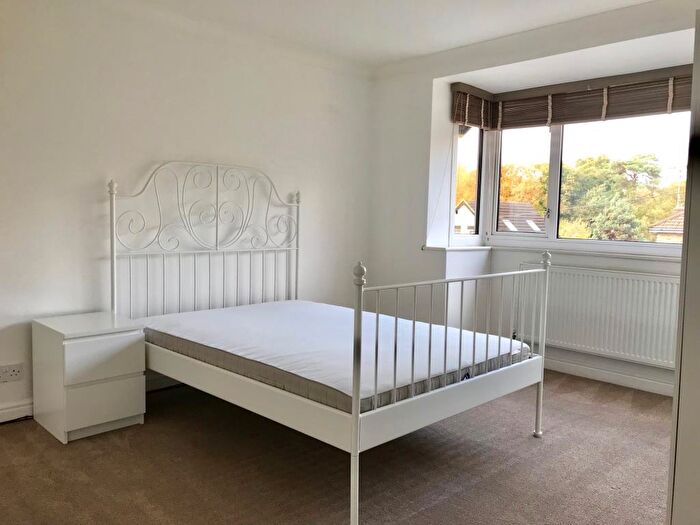 1 Bedroom Property To Rent In Lonsdale Road, Weybridge, Surrey, KT13