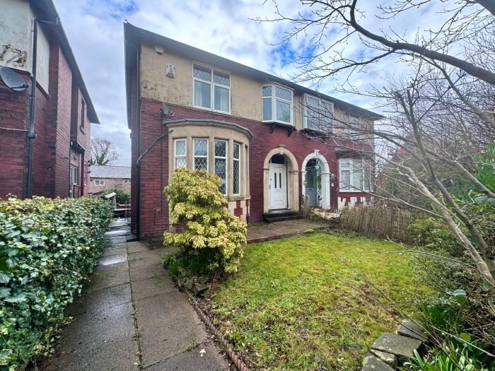 3 Bedroom Semi-Detached House To Rent In Chorley Old Road, Bolton, BL1