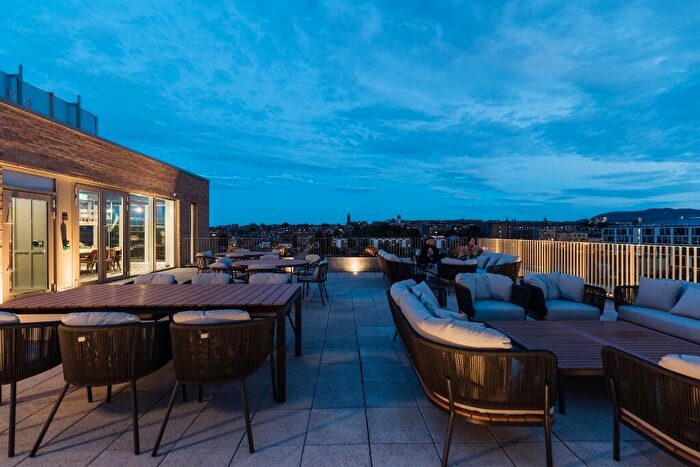 2 Bedroom Apartment To Rent In Mcewan Walk, Edinburgh, EH3