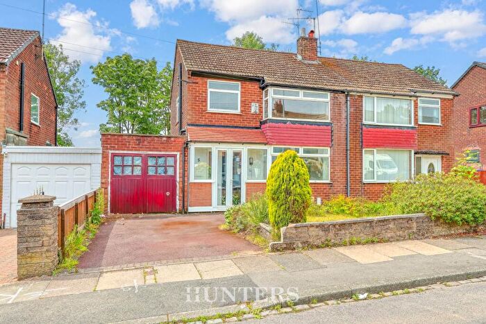 3 Bedroom Semi-Detached House For Sale In Parsons Drive, Middleton, M24