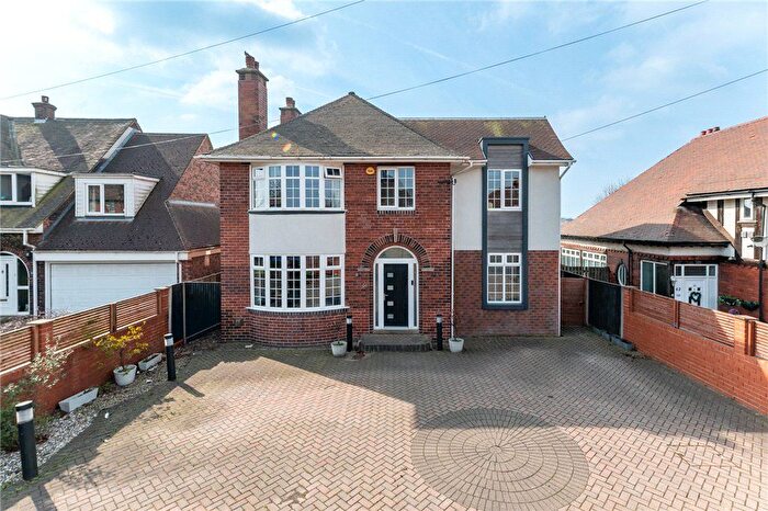 5 Bedroom Detached House For Sale In Rein Road, Tingley, Wakefield, West Yorkshire, WF3
