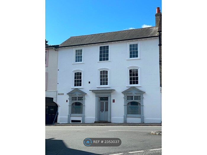 1 Bedroom Flat To Rent In Well Street, Buckingham, MK18