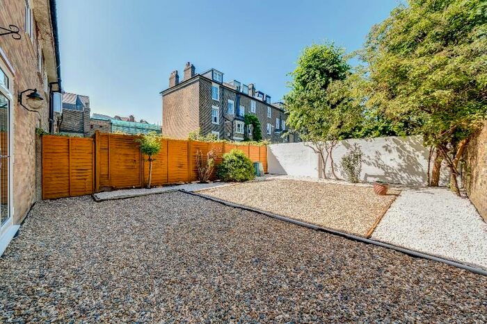 4 Bedroom Property To Rent In Belmont Close, London, SW4