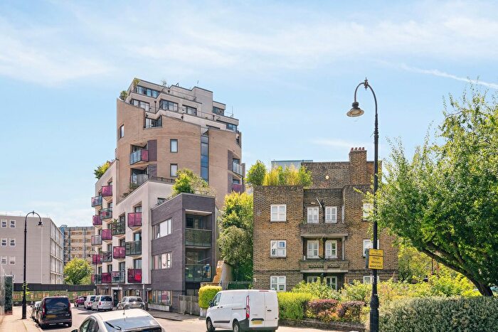 2 Bedroom Flat For Sale In Cubitt Court, Park Village East, London, NW1