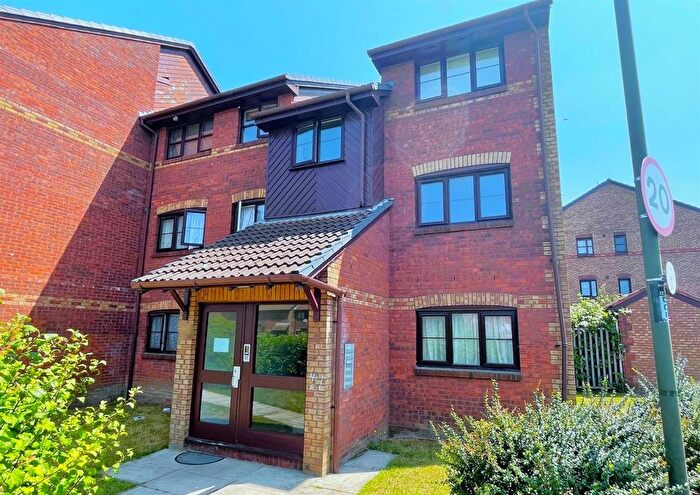 1 Bedroom Flat To Rent In Lowry Crescent, Colliers Wood Borders, CR4