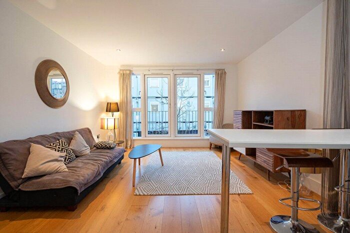 1 Bedroom Flat To Rent In Melvin Walk, Edinburgh, EH3