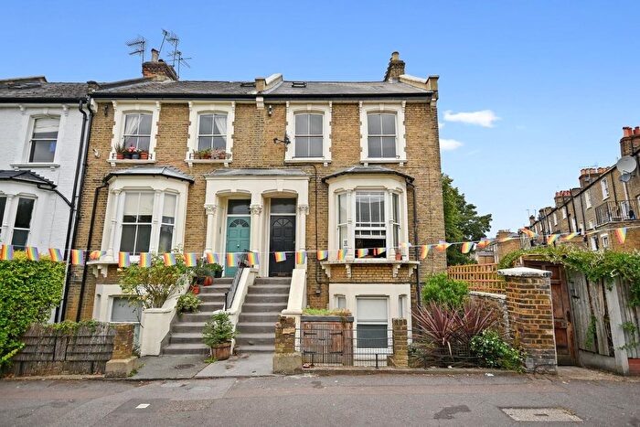 2 Bedroom Flat To Rent In Maury Road, Stoke Newington, N16
