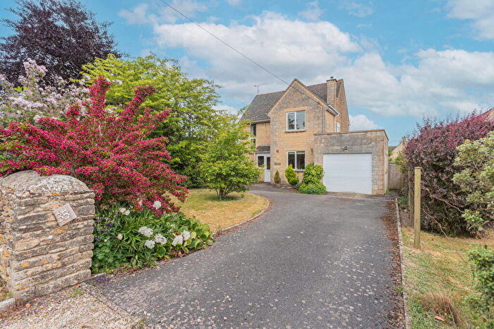 3 Bedroom Detached House For Sale In Cirencester Road, Tetbury, GL8