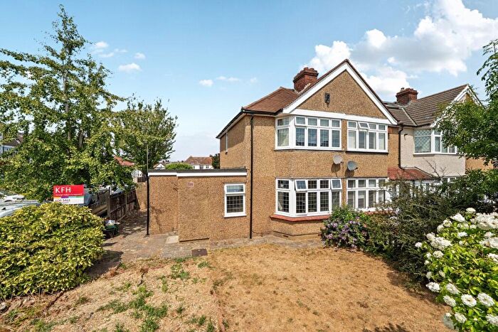 3 Bedroom End Of Terrace House For Sale In Walwyn Avenue, Bromley, BR1
