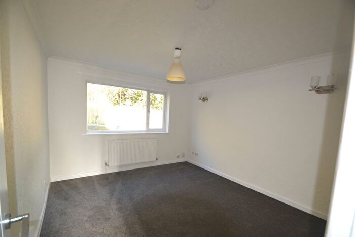 Semi-Detached House To Rent In Coachwell Close, Telford, TF3