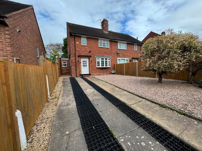 2 Bedroom House To Rent In Kelfield Avenue, Birmingham, B17