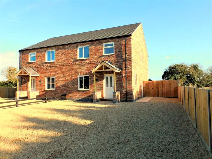 3 Bedroom Semi-Detached House To Rent In Stockwell Gate, Whaplode, Spalding PE12