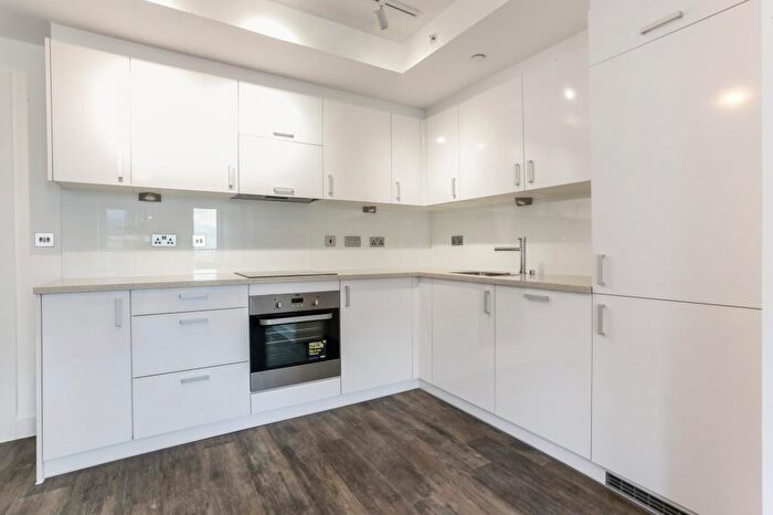 2 Bedroom Apartment To Rent In Millet Place, Pontoon Dock London, E16