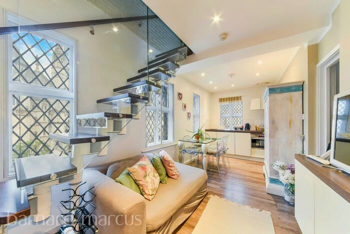 2 Bedroom Flat To Rent In Strand, London, WC2R