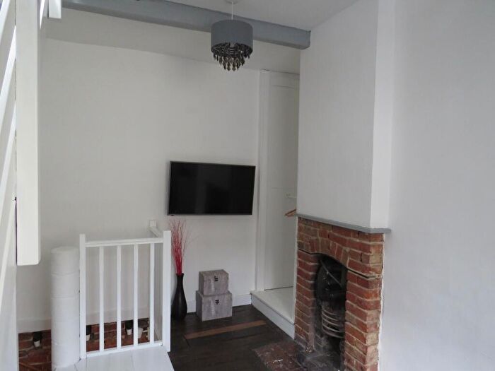 1 Bedroom Terraced House To Rent In The Chewar, Buckingham, MK18