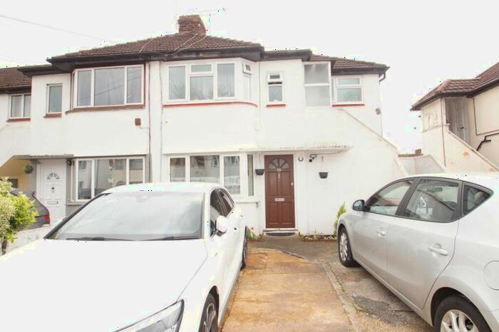1 Bedroom Maisonette To Rent In Wiltshire Avenue, SL2