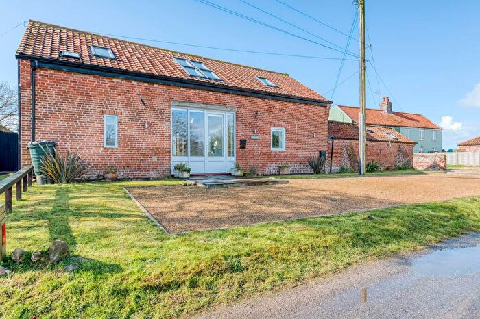 4 Bedroom Barn Conversion For Sale In Calthorpe Street, Ingham, NR12