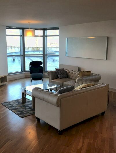 3 Bedroom Flat To Rent In Penthouse, Bute Terrace, Cardiff, CF10