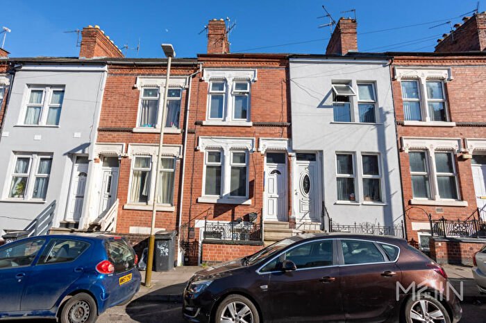 3 Bedroom Block Of Apartments For Sale In Halstead Street, Highfields, Leicester, Leicestershire, LE5