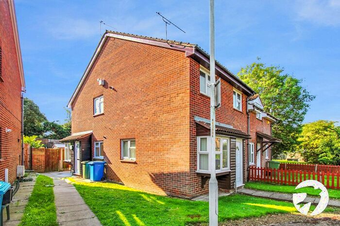 1 Bedroom Detached House To Rent In Whimbrel Close, Sittingbourne, ME10