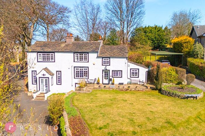 4 Bedroom Detached House For Sale In Shawclough Road, Lowerfold, Rochdale, OL12