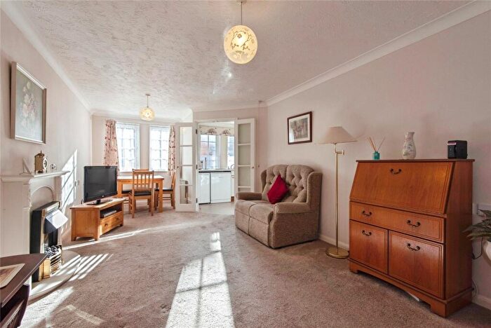 1 Bedroom Apartment For Sale In Bennett Court, Letchworth Garden City, SG6