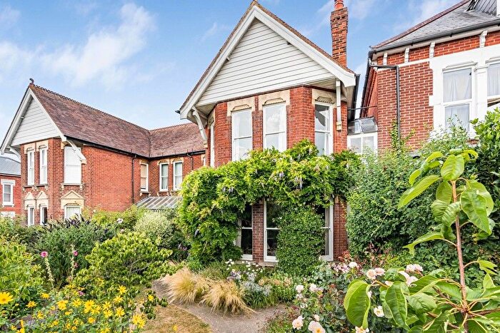4 Bedroom Semi Detached House For Sale In Station Road, Petersfield, Hampshire, GU32