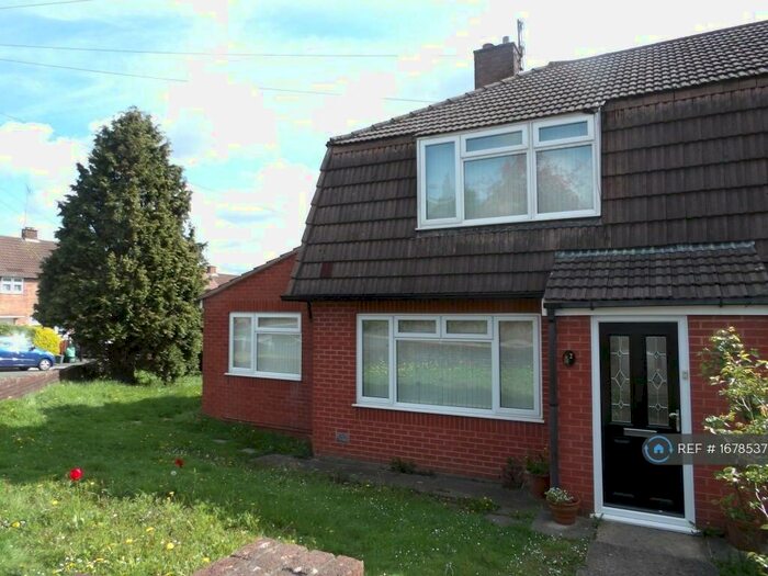 3 Bedroom Semi-Detached House To Rent In Perrott Road, Bristol, BS15