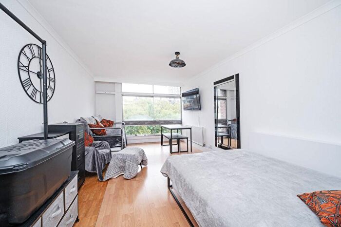 Studio To Rent In Cullum Welch House, Clerkenwell, London, EC1Y